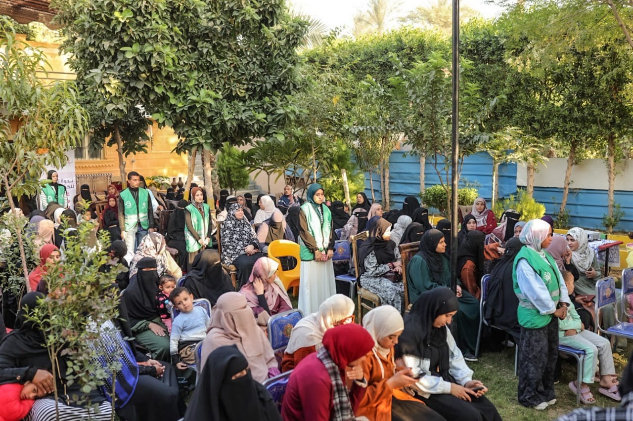 الجارحي وبهية عضوا التحالف الوطنى تطلقان حملة اطمني.. معاكي للتوعية بسرطان الثدي بالجيزة (3)