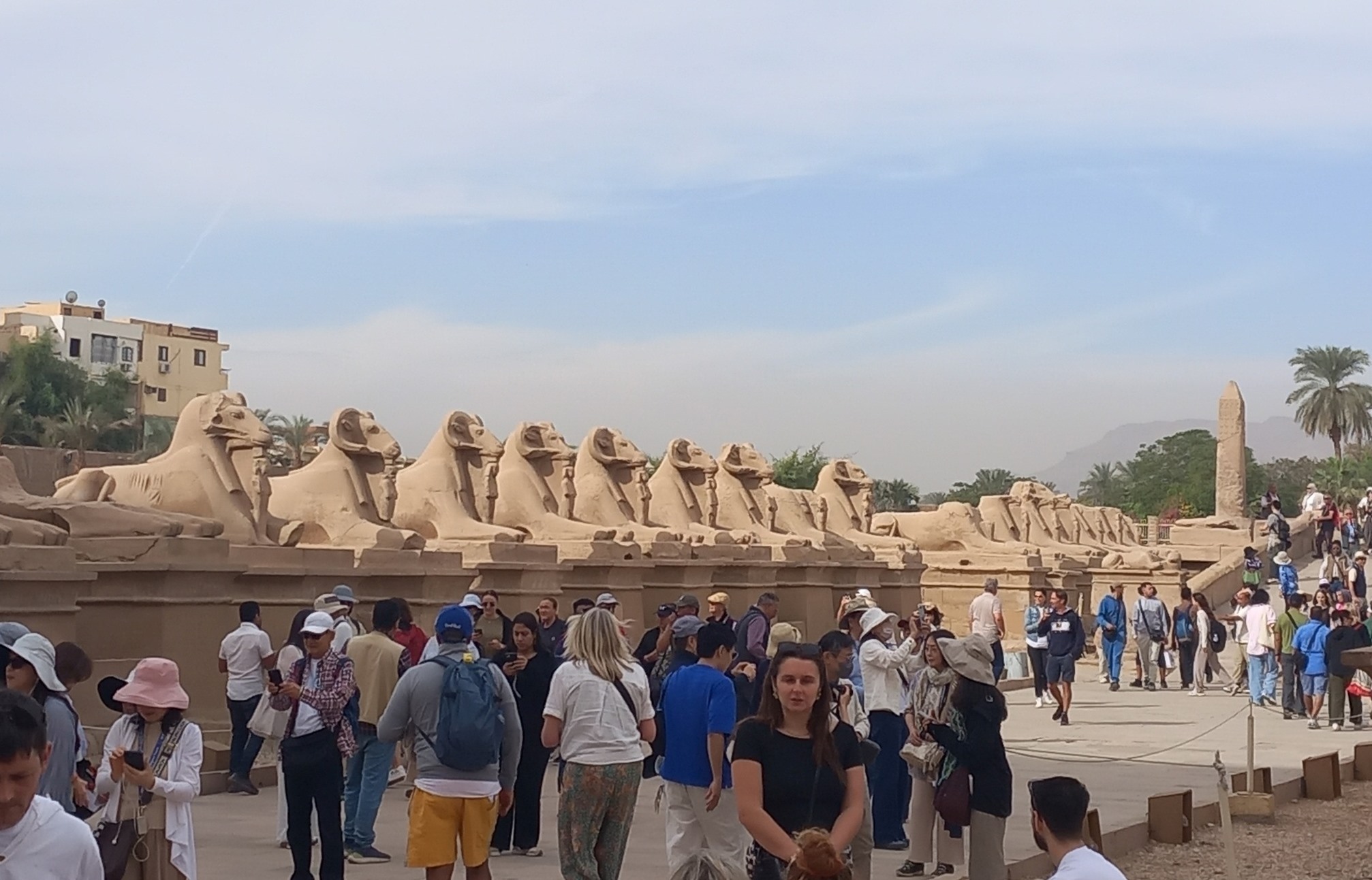 توافد سياحي كبير فى معابد الكرنك