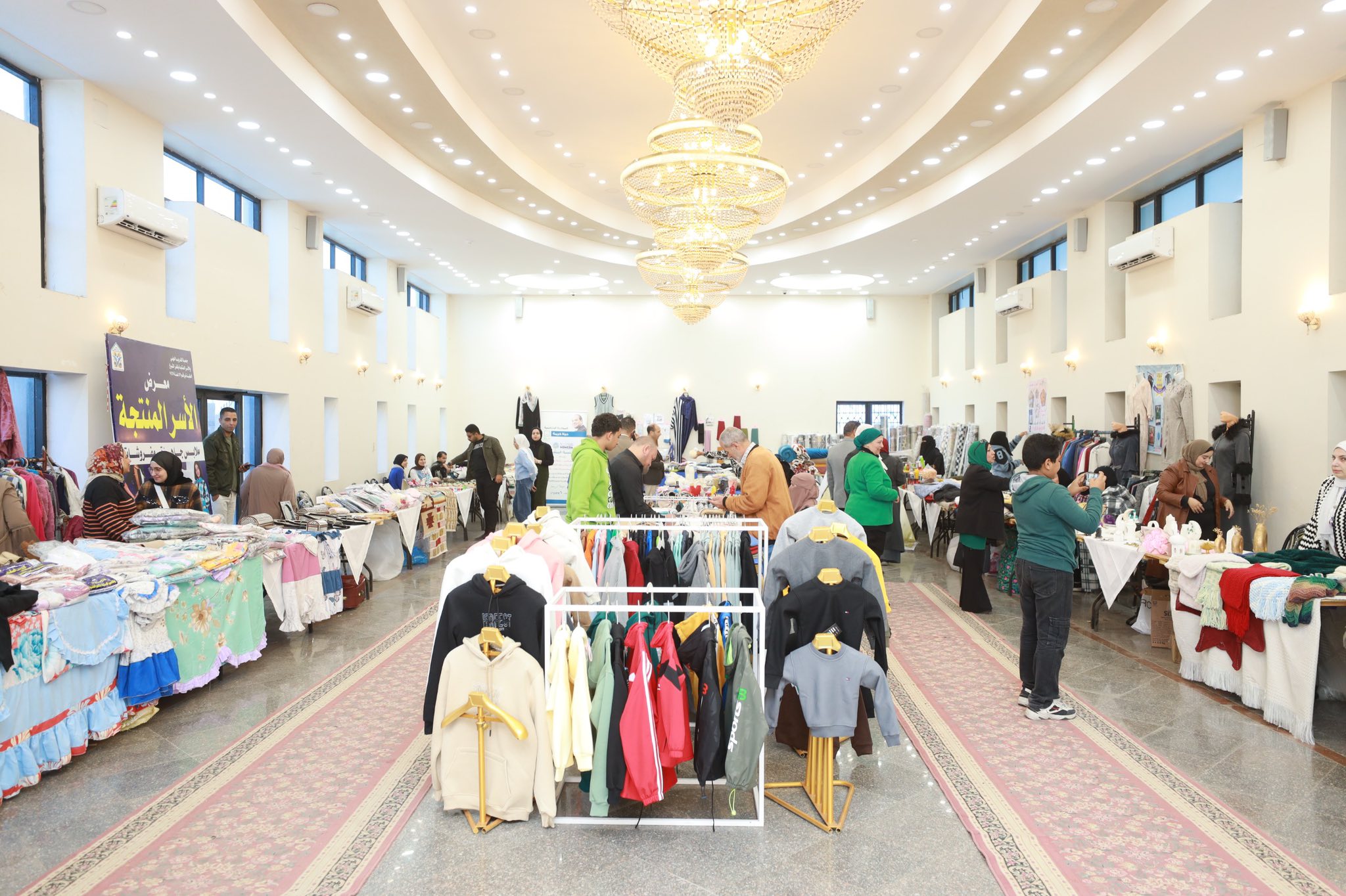 تنوع المعروضات بالمعرض تنوع المعروضات بالمعرض