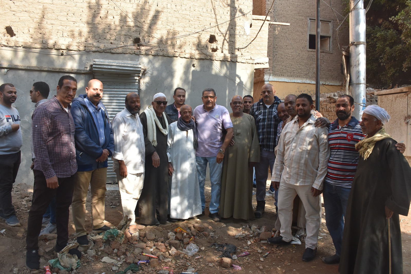 لقاءات مع المواطنين لمعرفة آراؤهم حول مشروعات قرى حياة كريمة لقاءات مع المواطنين لمعرفة آراؤهم حول مشروعات قرى حياة كريمة