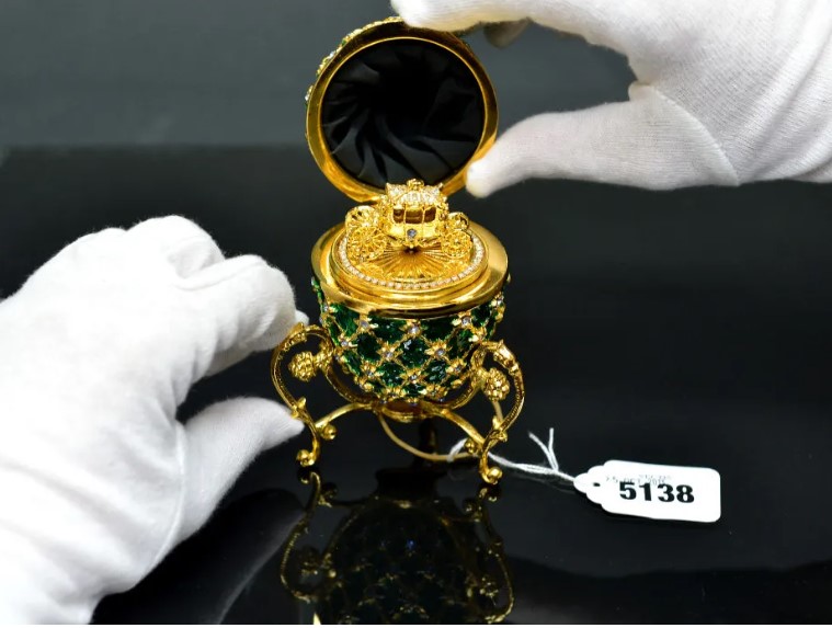 بيضة فابرجيه بيضة فابرجيه