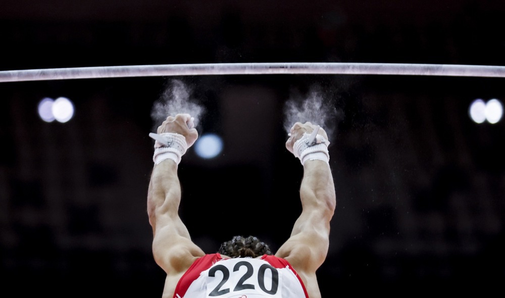 سقط سزيلارد زافوري من المجر من العارضة في مسابقة العارضة الأفقية للرجال في بطولة العالم للجمباز الفني 2025 في جاكرتا، إندونيسيا، 19 أكتوبر 2025 سقط سزيلارد زافوري من المجر من العارضة في مسابقة العارضة الأفقية للرجال في بطولة العالم للجمباز الفني 2025 في جاكرتا، إندونيسيا، 19 أكتوبر 2025