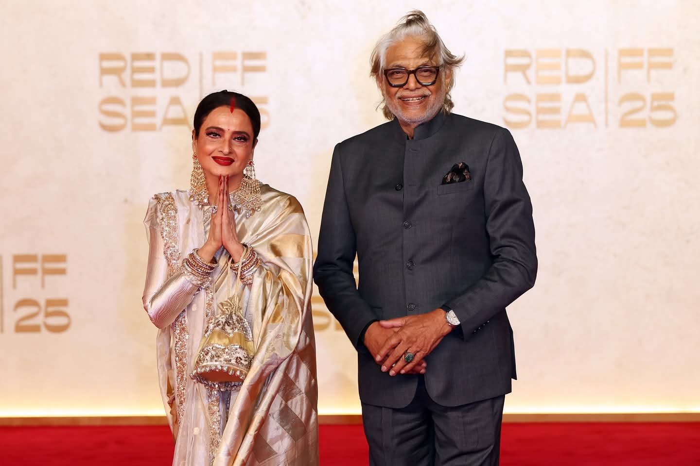 النجمة الهندية ريخا على السجادة الحمراء لمهرجان البحر الأحمر السينمائي (1)