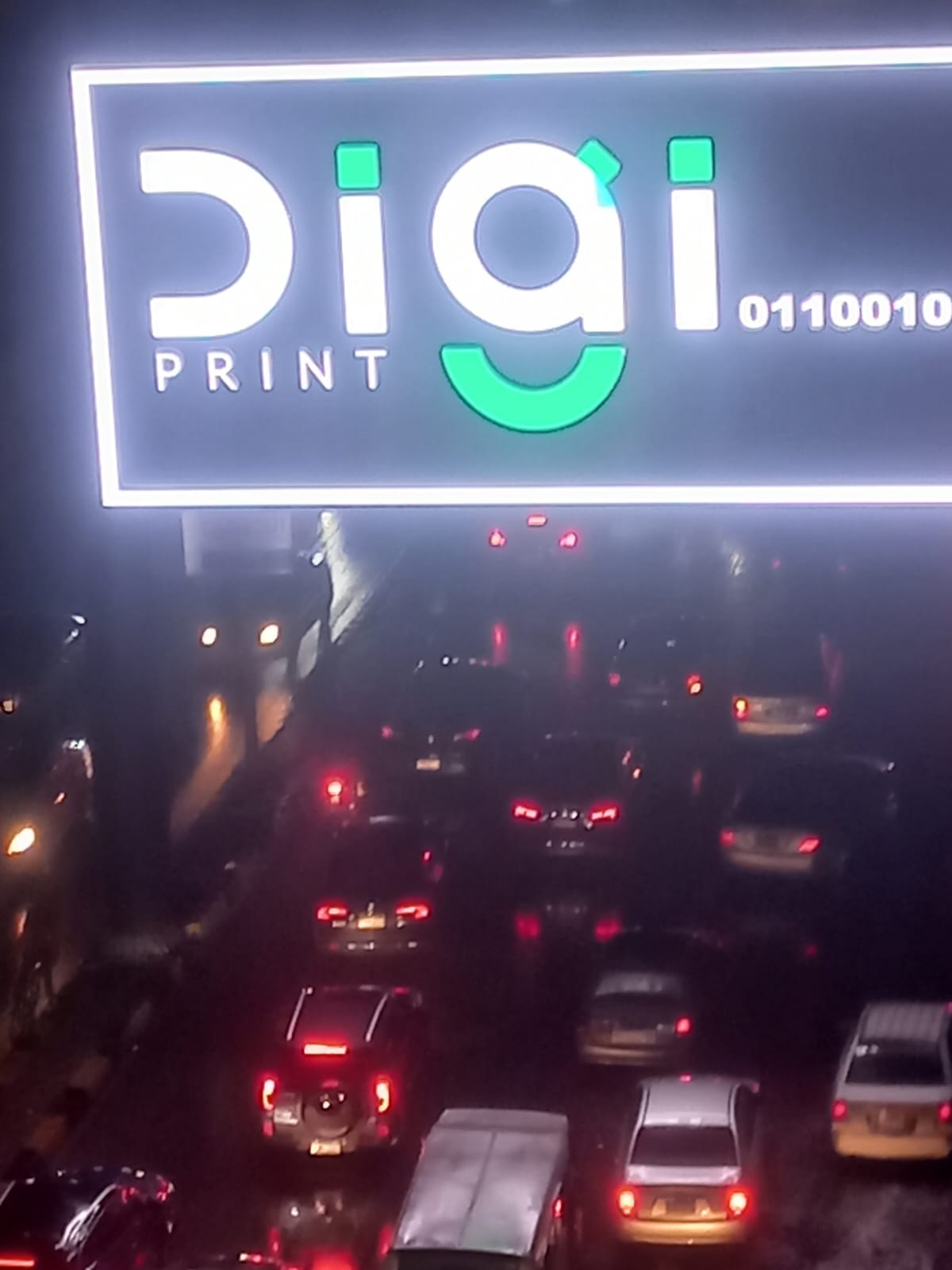 كثافات مرورية بسبب هطول الأمطار (2)