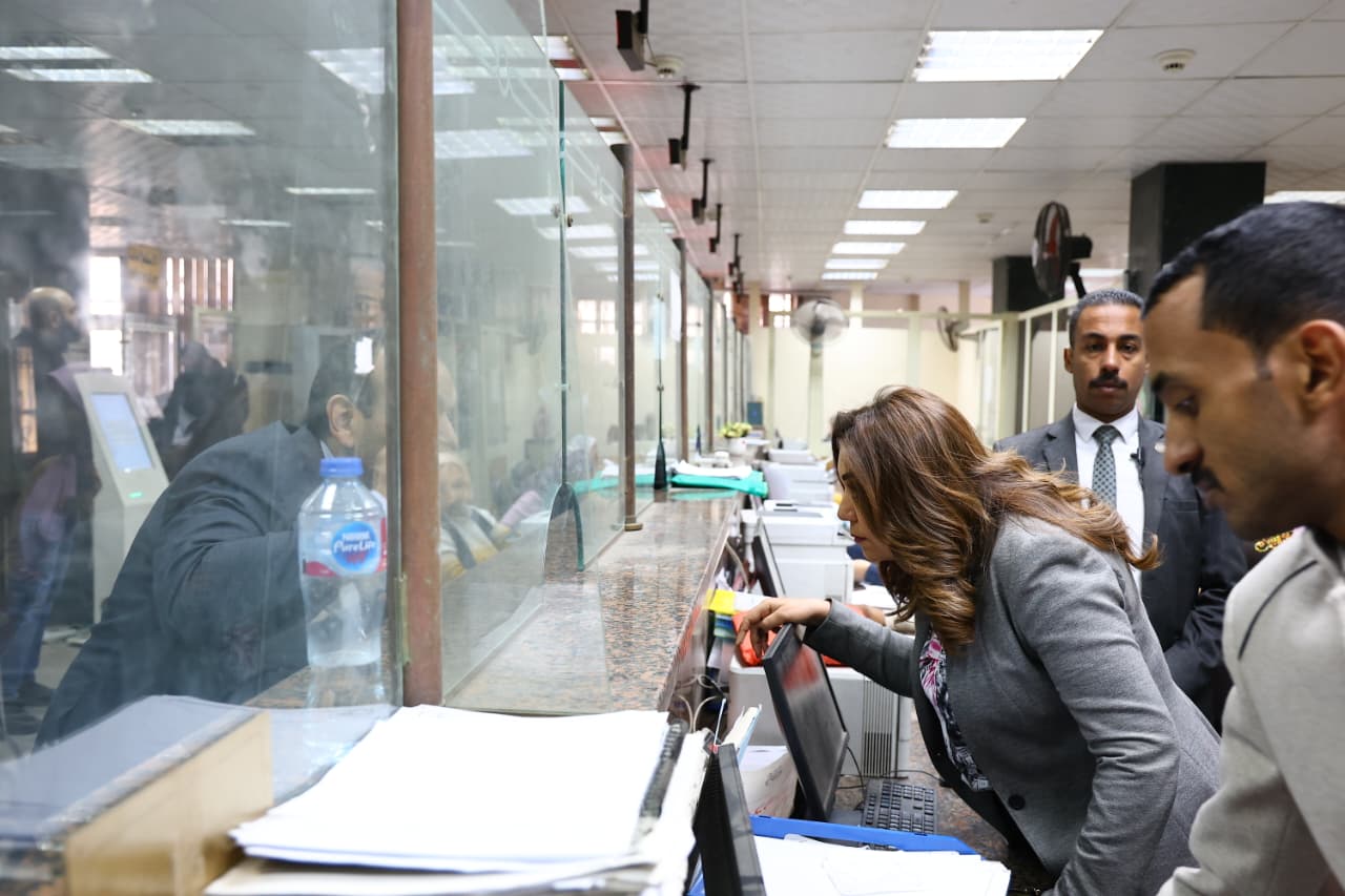 الوزيرة تستمع لشكاوى المواطنين