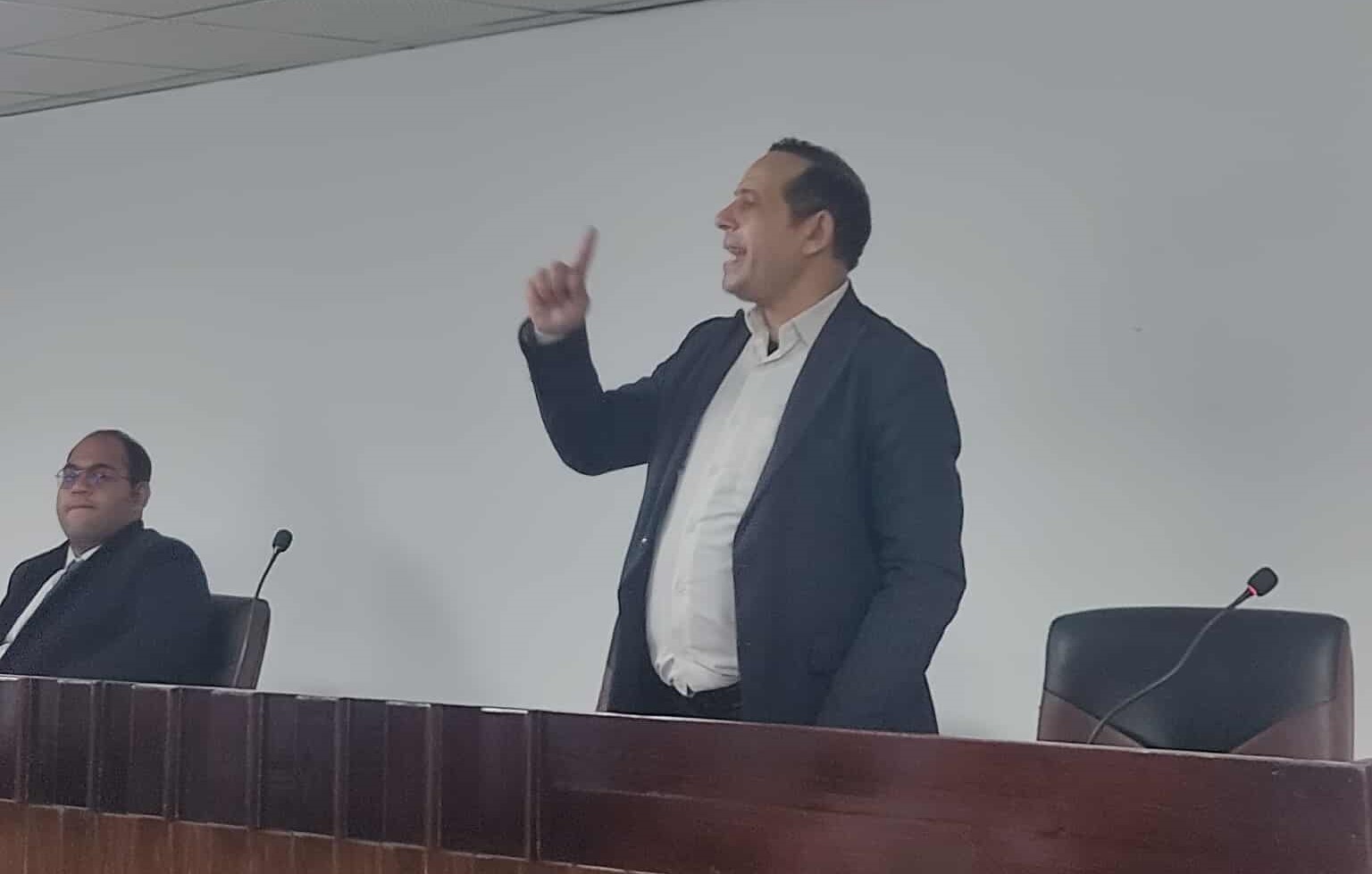 الدكتور محمد ثروت  (1)