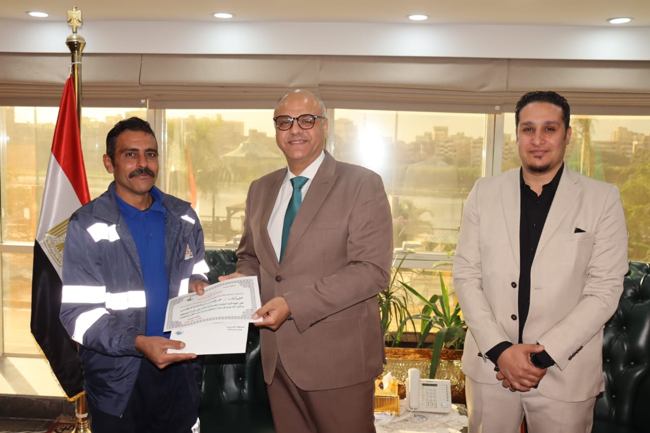 خلال التكريم