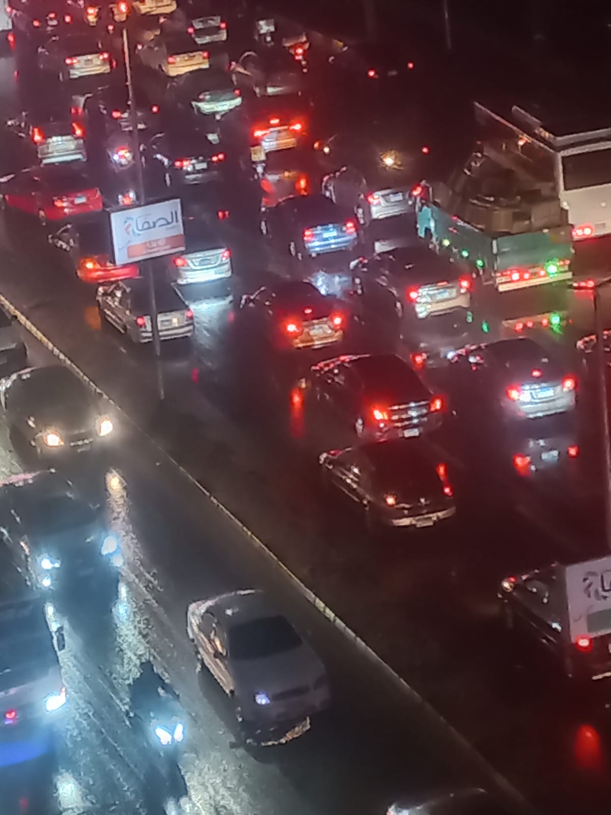 كثافات مرورية بسبب هطول الأمطار (6)