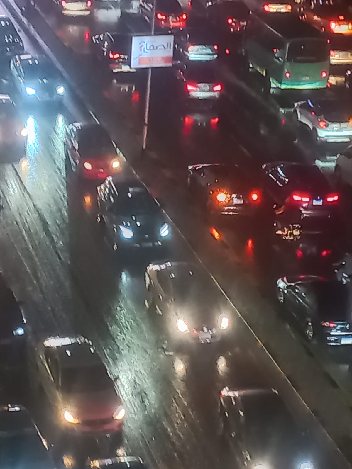 كثافات مرورية بسبب هطول الأمطار (12)