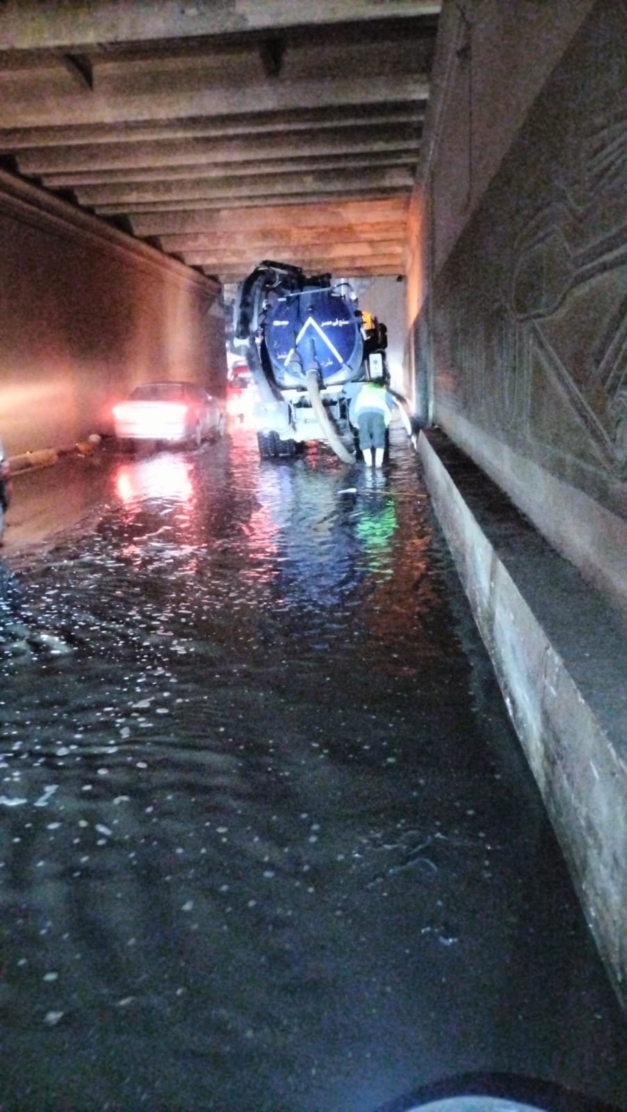 عمليات شفط مياه الامطار  (2)