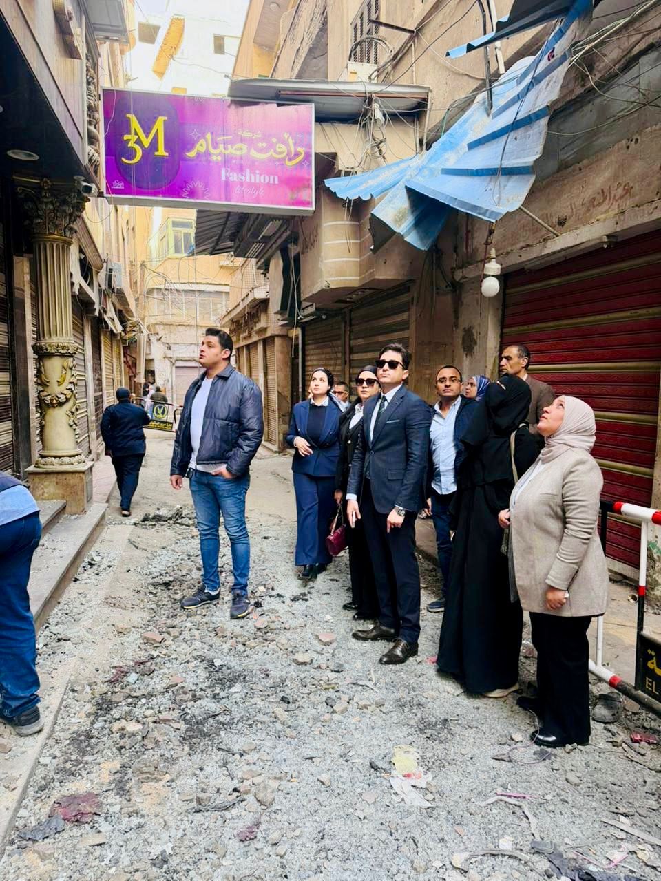 النيابة الإدارية تعاين حريق سوق تجاري بالمنصورة (6)