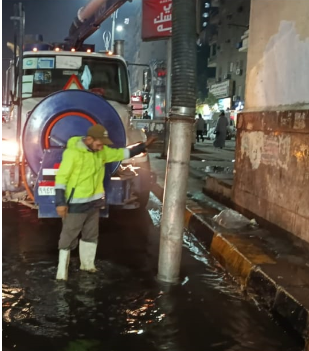 عمليات شفط مياه الامطار  (2)