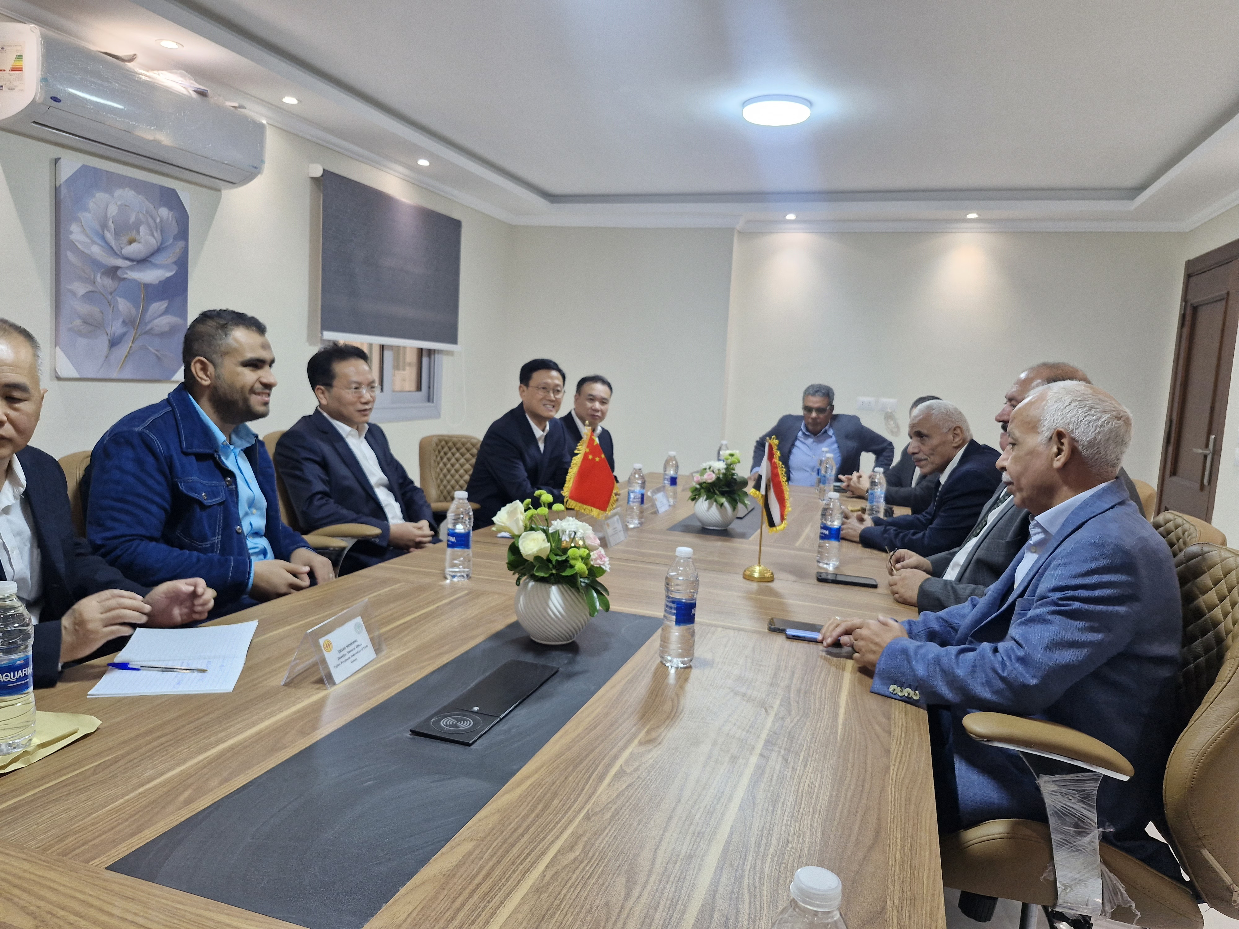 وفد نقابى صينى يبحث التعاون مع نقيب التقل البرى.