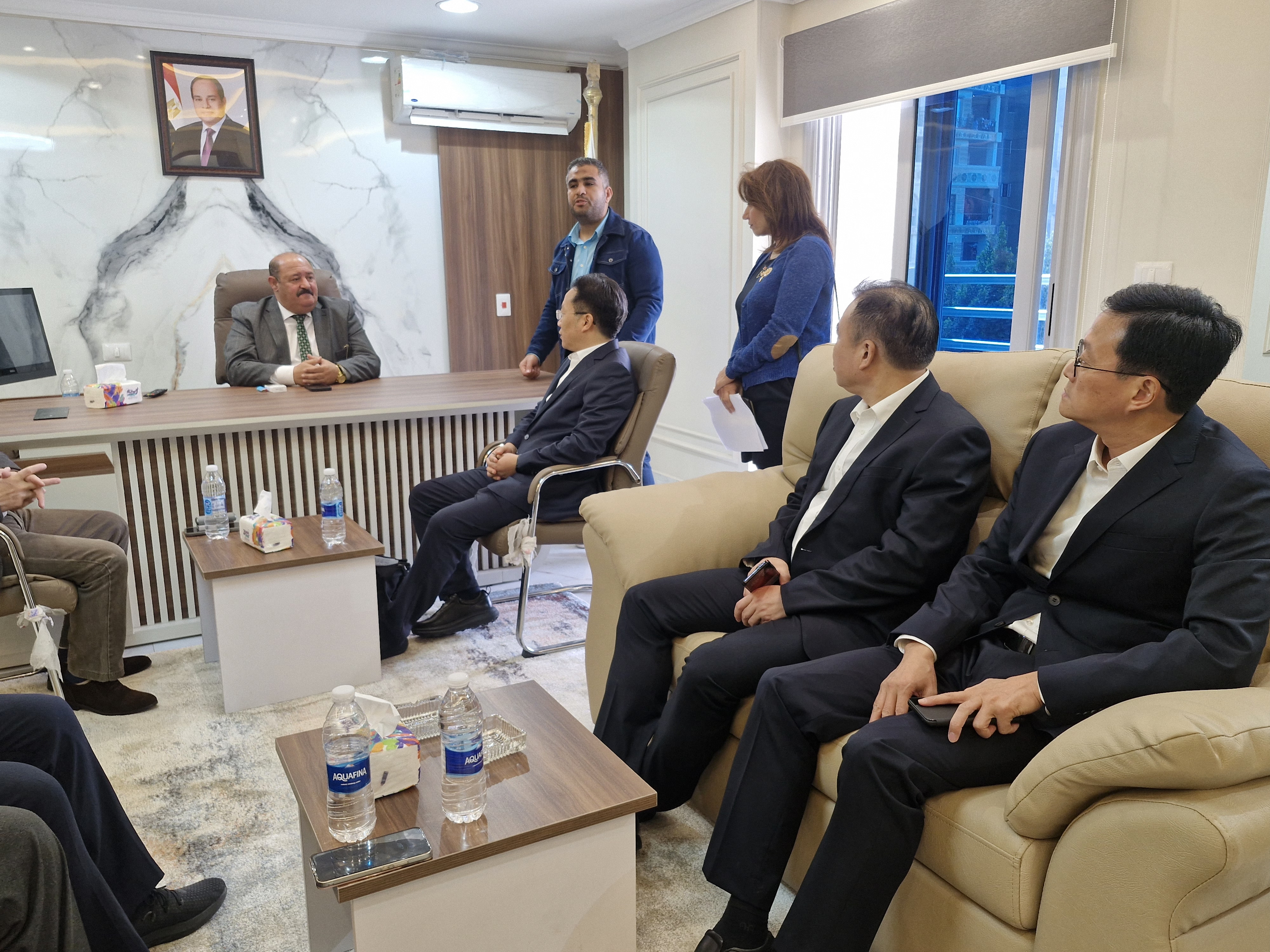 رؤساء النقابات العمالية يشاركون بلقاء الوفد الصينى