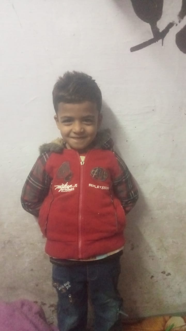 الطفل أسر بعد عودته 