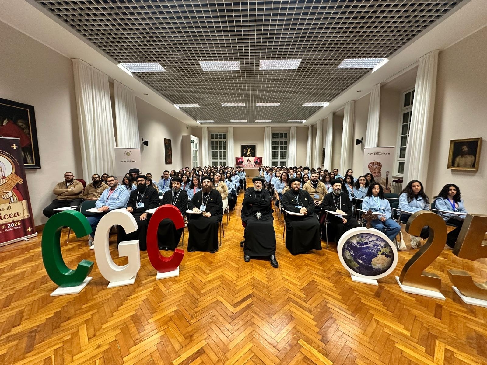 جانب من لقاء قداسة البابا مع شباب ميلانو