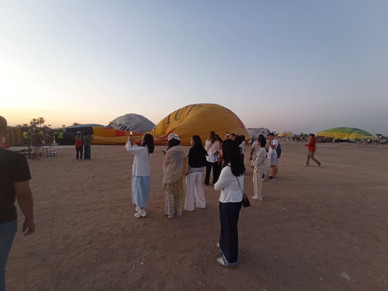 البالون الطائر يجذب الياح البالون الطائر يجذب الياح