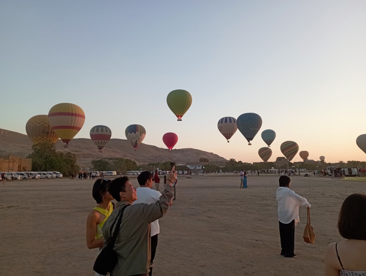 حضور كبير على رحلات البالون الطائر حضور كبير على رحلات البالون الطائر