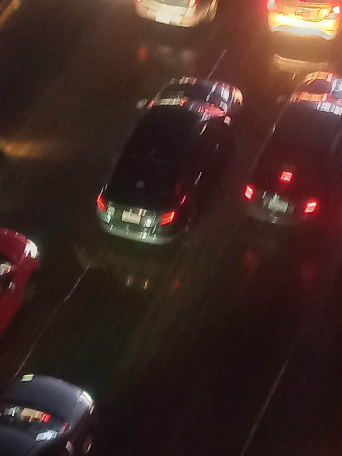 كثافات مرورية بسبب هطول الأمطار (7)