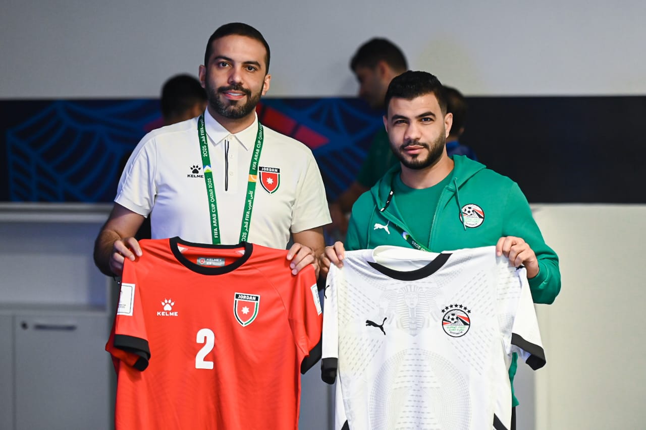 الزي الرسمي للمنتخب امام الاردن