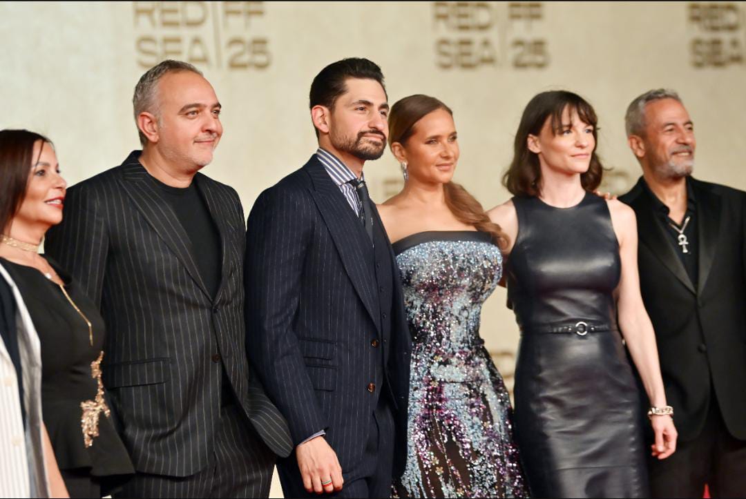 استقبال حافل للفيلم المصري القصص بحضور أمير المصري ونيللي كريم ولبلبة وإلهام شاهين وهنا شيخة بالبحر الأحمر (2)