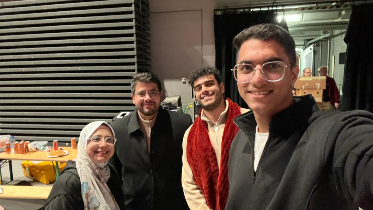 طلاب الجامعة طلاب الجامعة