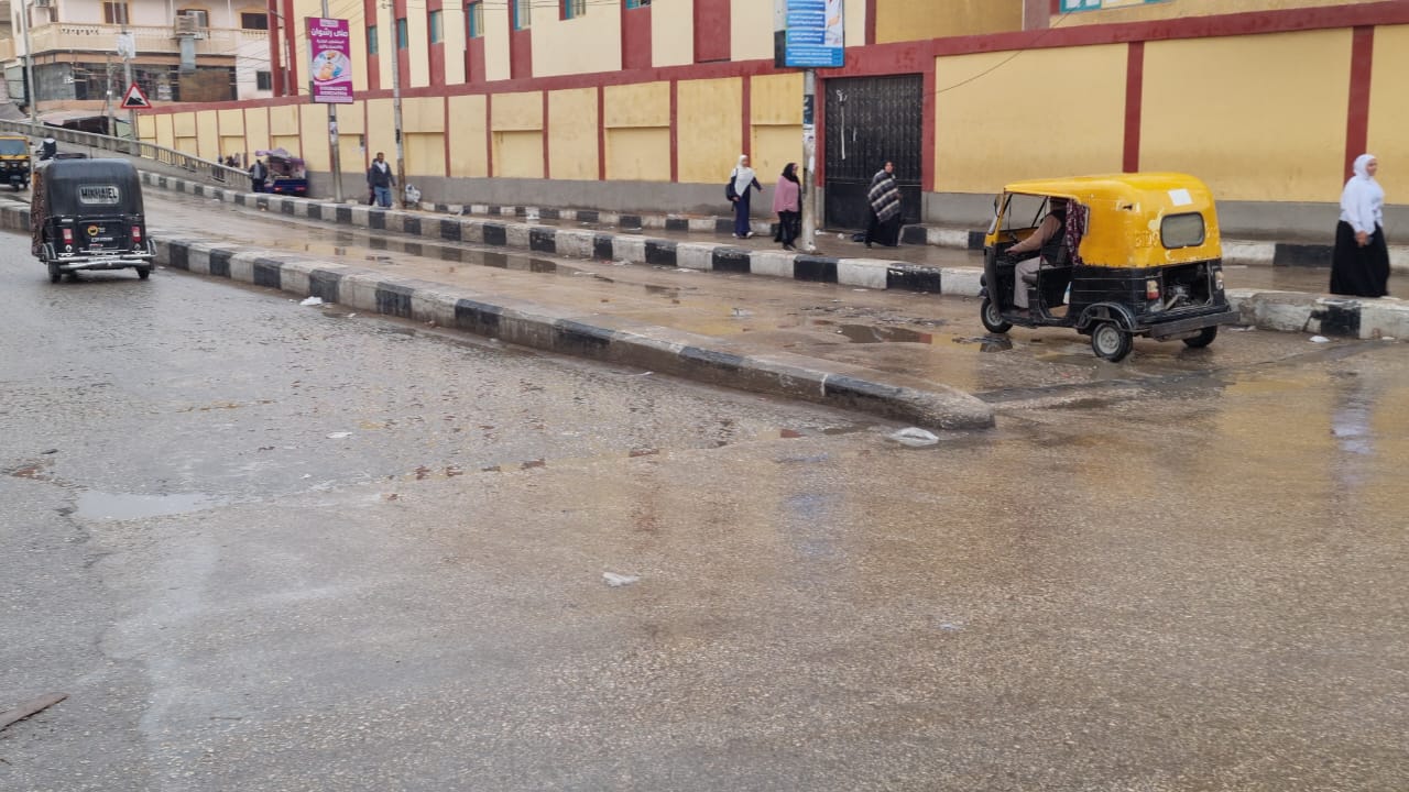 المياه بمطلع الكوبرى 