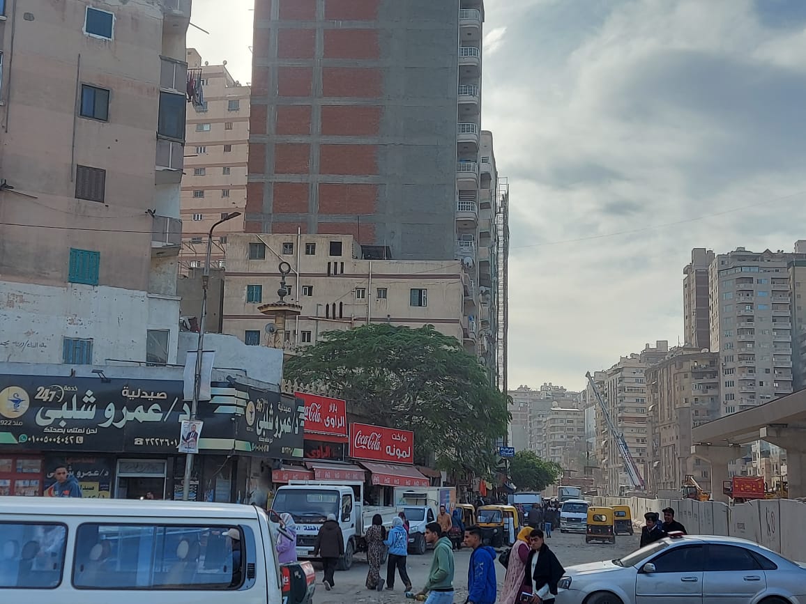 ازالة السوق ووضع بلوكات خرسانيه