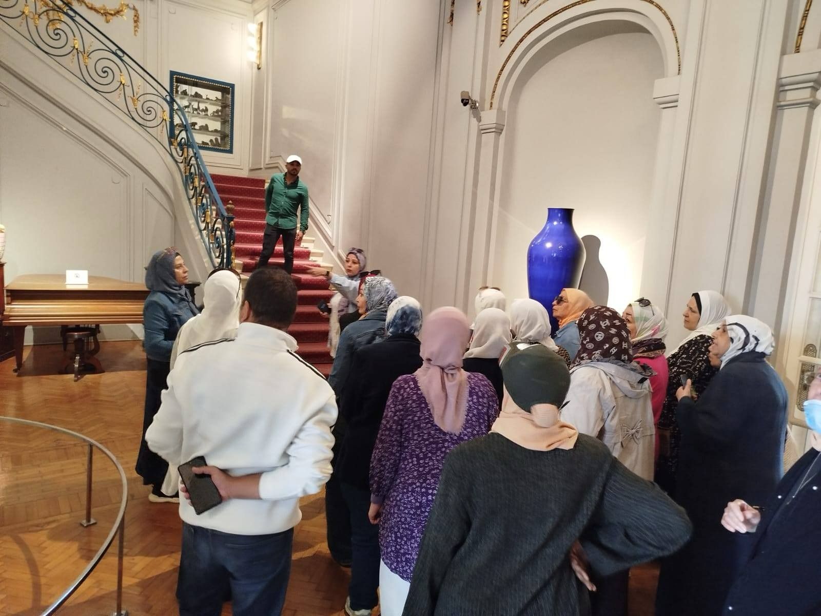 جولة كبار السن فى متحف محمود مختار وحرمه جولة كبار السن فى متحف محمود مختار وحرمه