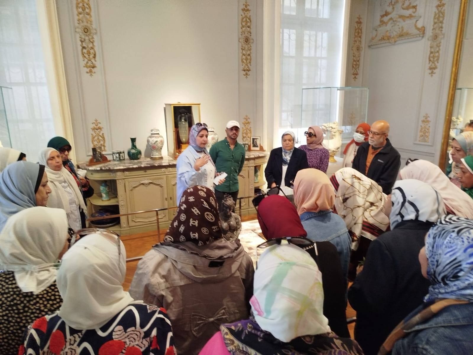 خلال جولة كبار السن فى متحف محمود مختار خلال جولة كبار السن فى متحف محمود مختار