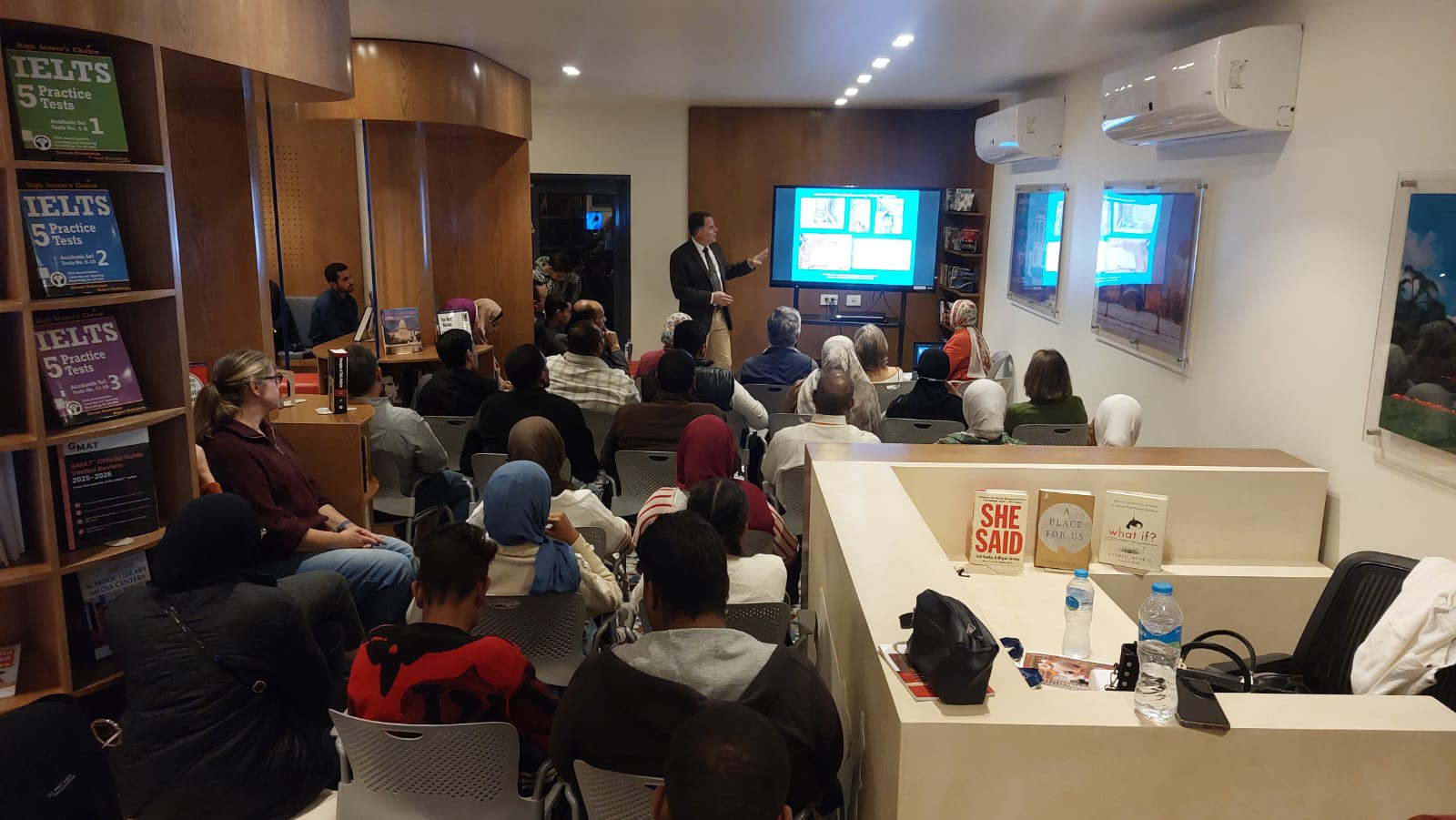 فعاليات الركن الأمريكي بندوة تثقيفية عن بيت شيكاغو وحفظ تراث الأقصر فعاليات الركن الأمريكي بندوة تثقيفية عن بيت شيكاغو وحفظ تراث الأقصر