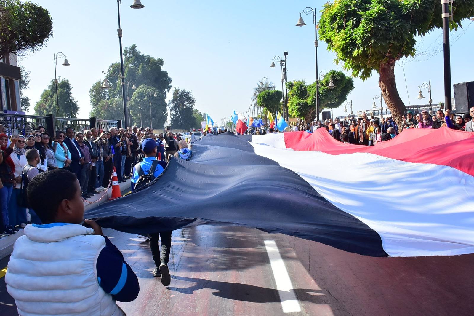 علم مصر بطول مترين ونصف فى الاحتفالات
