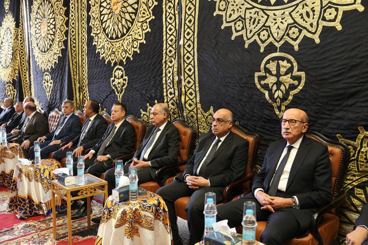 وزير العدل يؤدى واجب العزاء فى قضاة المنيا (1)