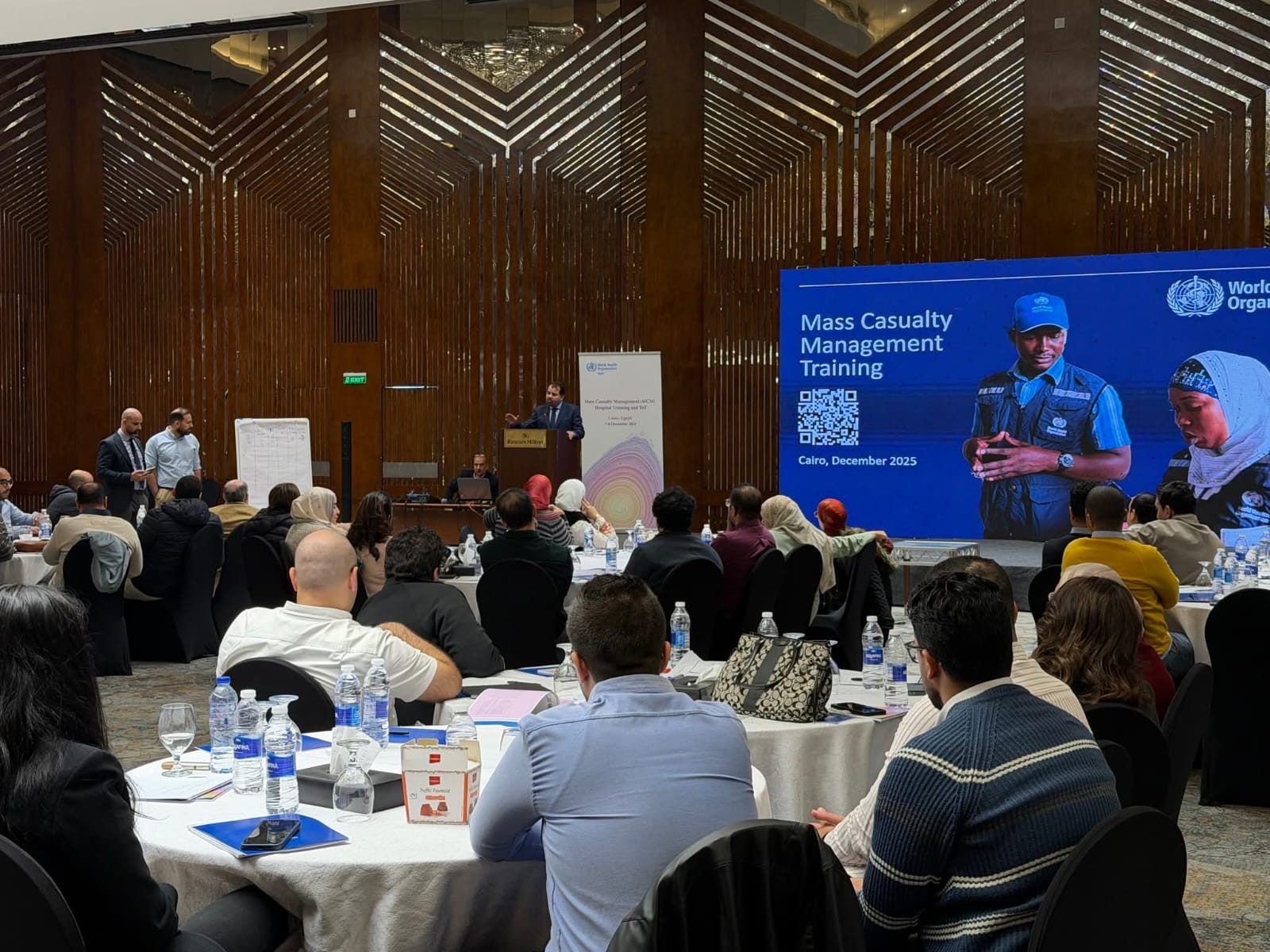 خلال تدريب العاملين الصحيين بالمستشفيات عن التعامل مع الاصابات