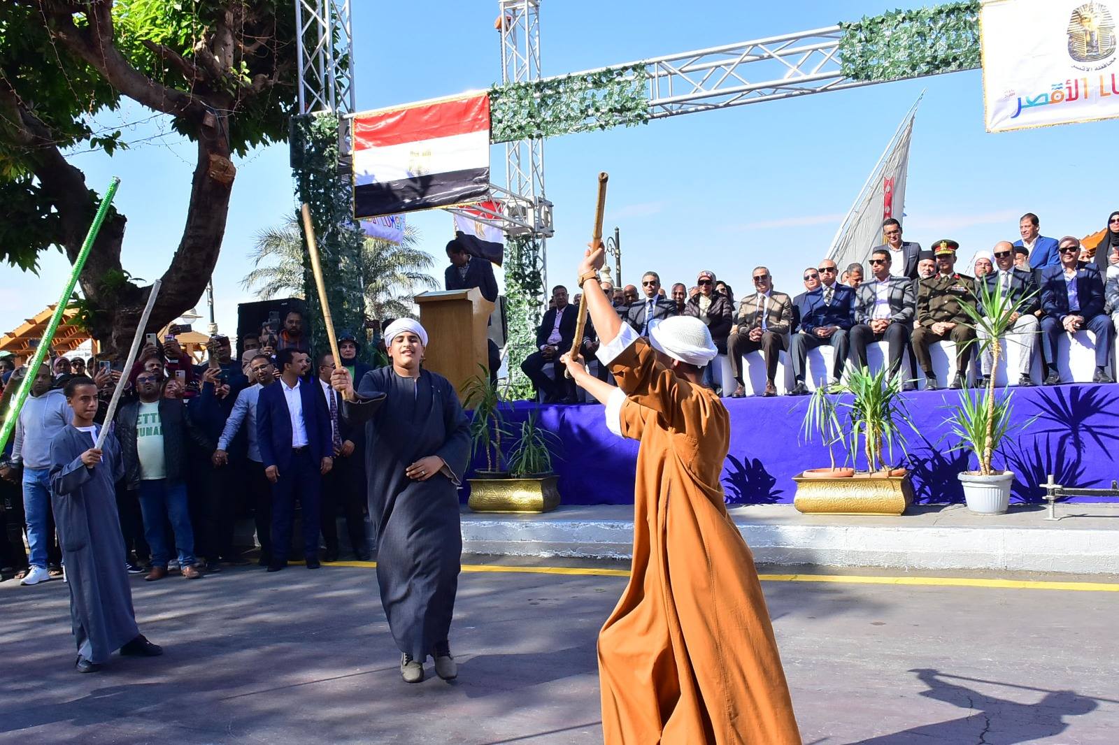 عروض كرنفالية وأطفال بالزي الفرعونى والصعيدي في احتفالات العيد القومى