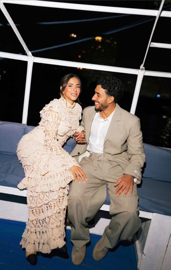 عمر مرموش وخطيبته (3)