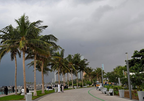 رعدية وأمطار غزيرة ضربت مدينة جدة رعدية وأمطار غزيرة ضربت مدينة جدة