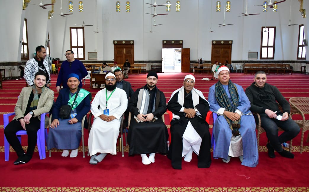 المتسابقون مع الشيخ الطاروطي المتسابقون مع الشيخ الطاروطي