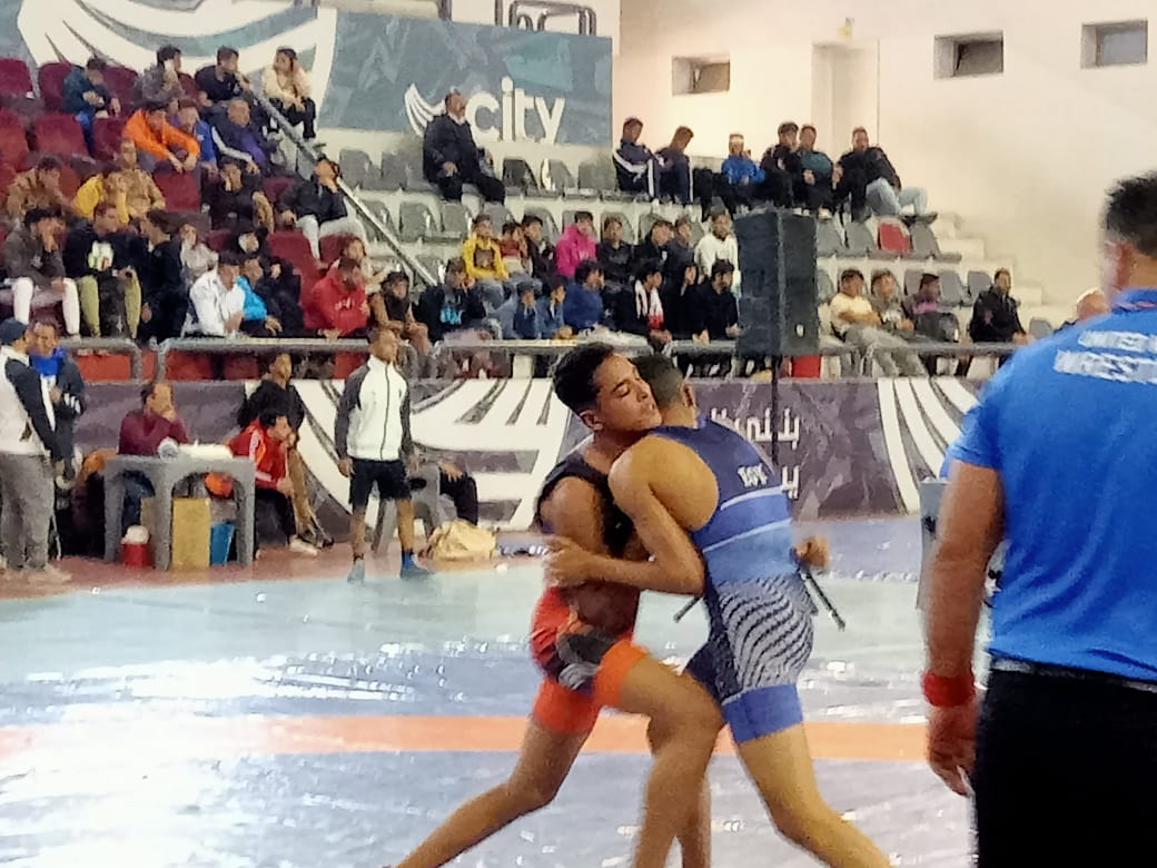 جانب من نزال المتسابقين جانب من نزال المتسابقين