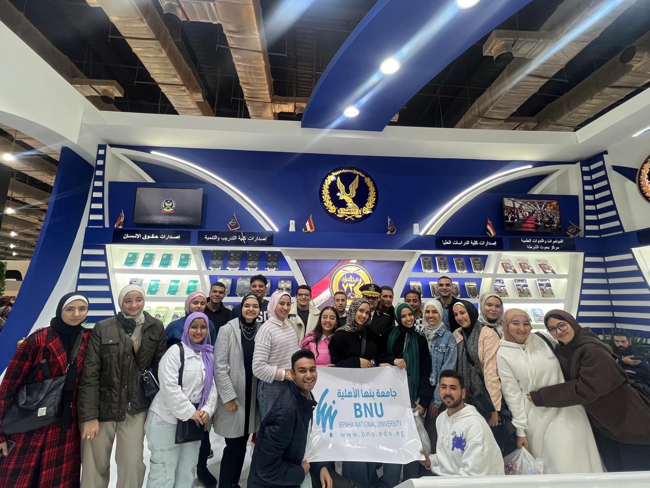 خلال تفقد أجنحة المعرض