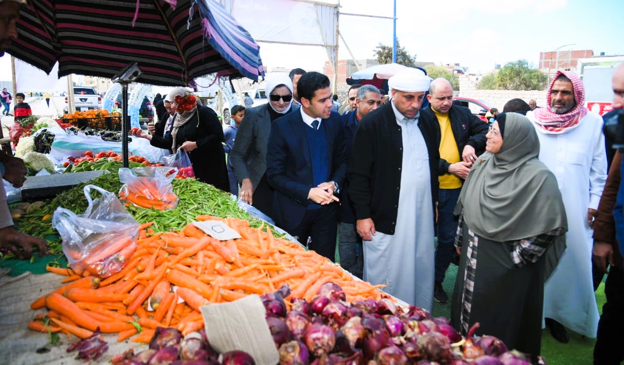 سوق اليوم الواحد بمطروح يوفر السلع باسعار مخفضة سوق اليوم الواحد بمطروح يوفر السلع باسعار مخفضة