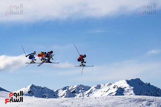 المتنافسون فى حلبة التزلج المتنافسون فى حلبة التزلج