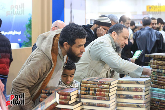 معرض القاهرة الدولى للكتاب اليوم التاسع معرض القاهرة الدولى للكتاب اليوم التاسع
