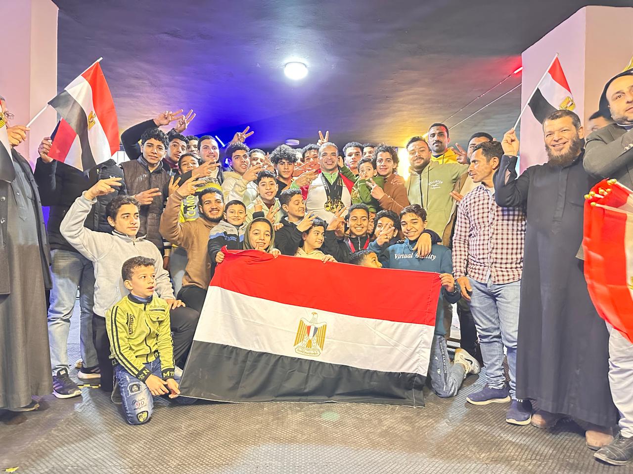 أهالي مدينة قلين تحتفل بالبطل قنعان ندا