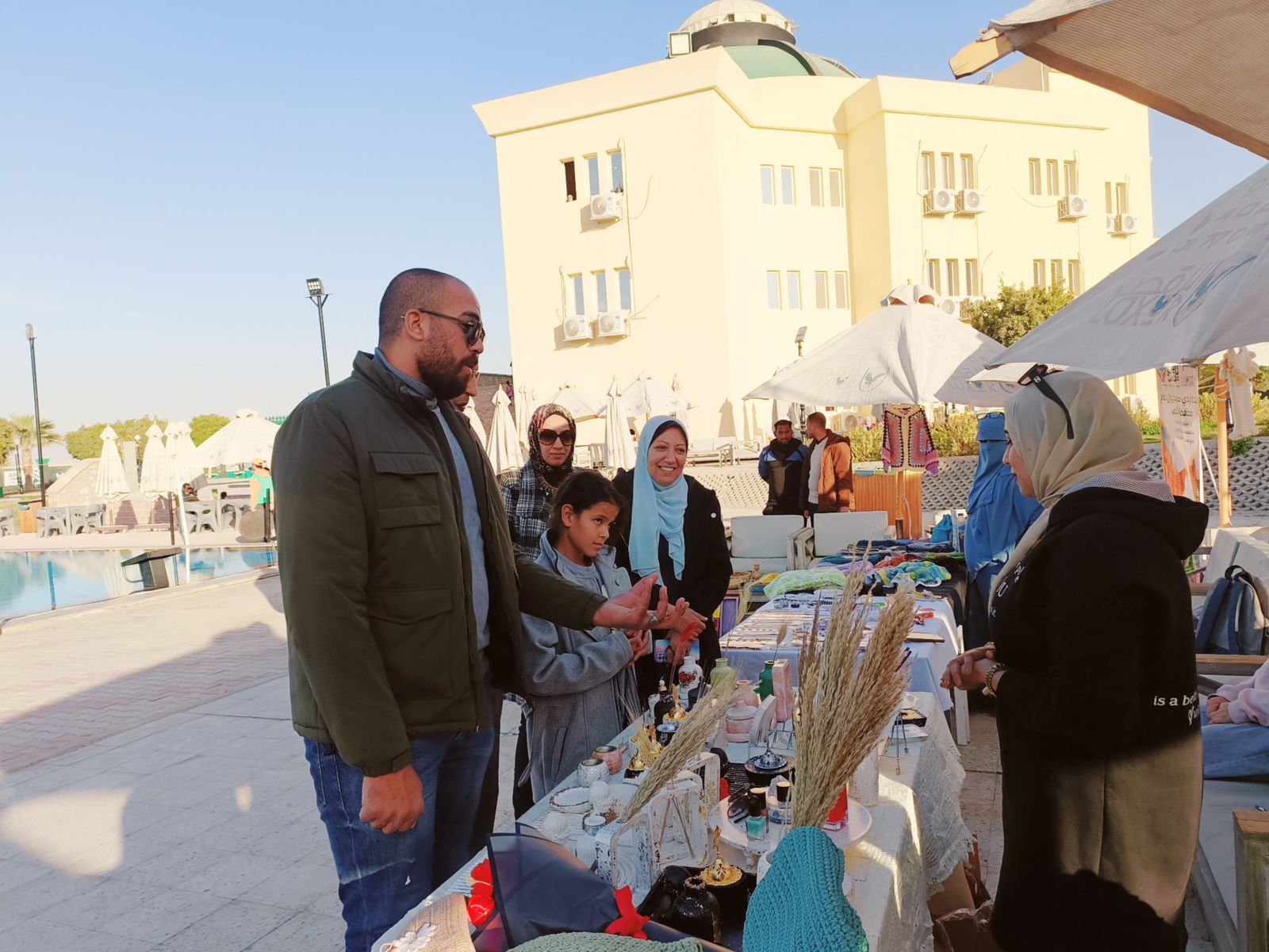 معرض للحرف اليدوية والتراثية بنادي سيتي كلوب بالأقصر