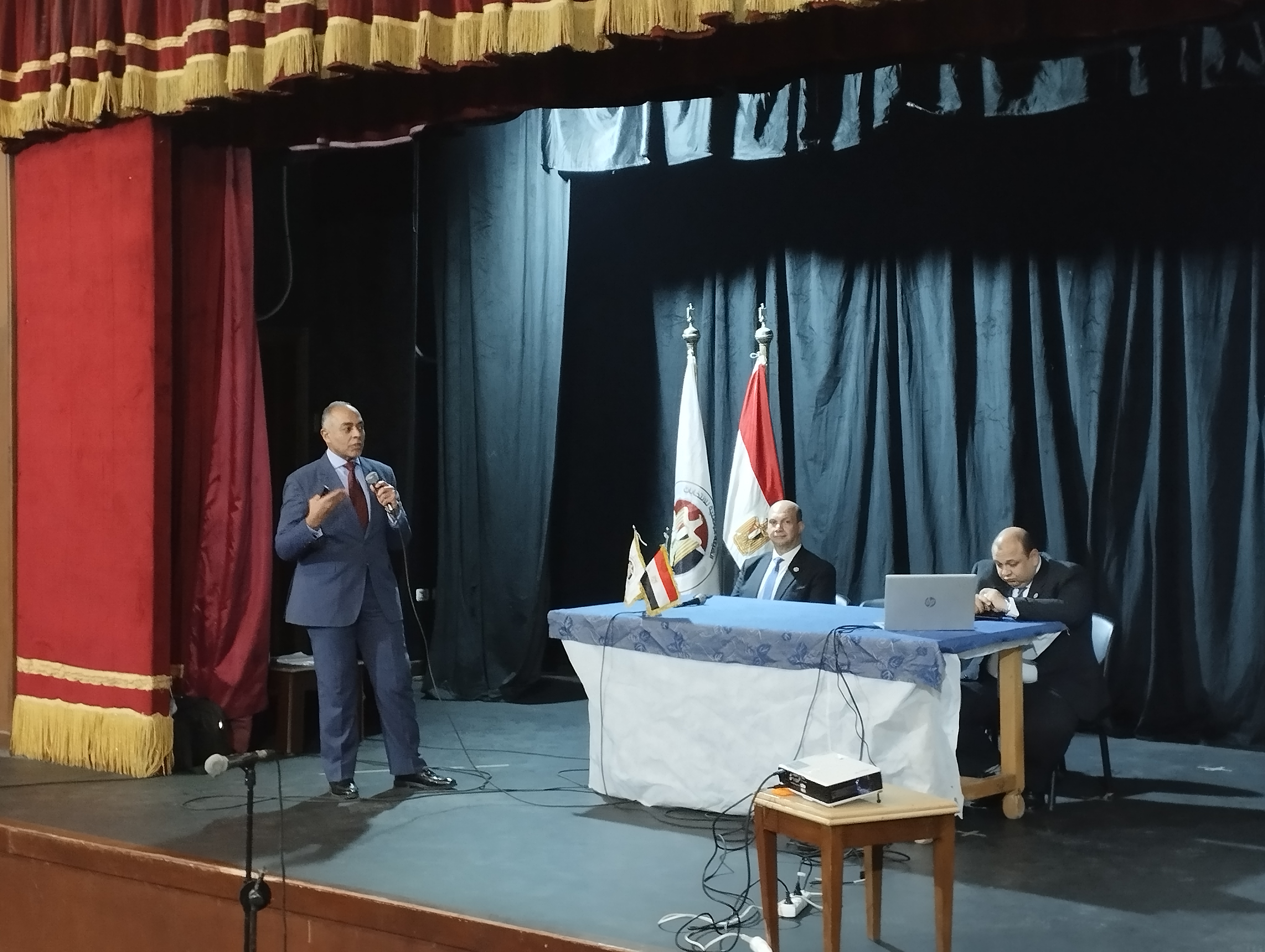 المستشار أحمد بنداري مدير الجهاز التنفيذي للهيئة الوطنية للانتخابات المستشار أحمد بنداري مدير الجهاز التنفيذي للهيئة الوطنية للانتخابات