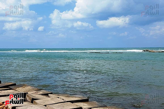 نشاط-للرياح-وحركة-الامواج