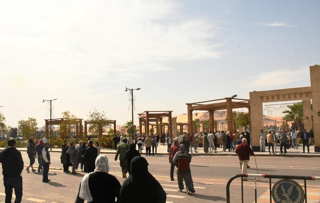 أثناء إخلاء الموظفين من الديوان