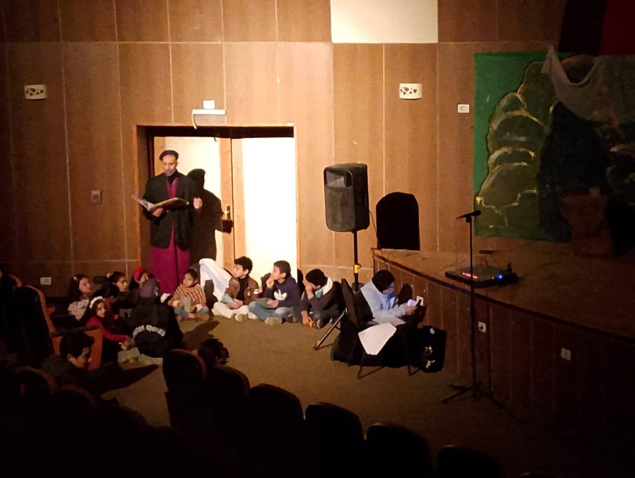 المشاركون فسي العرض