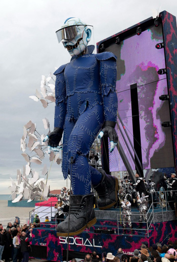 موكب كرنفال فياريجيو التقليدي